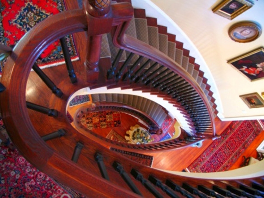 Curved spiral stair